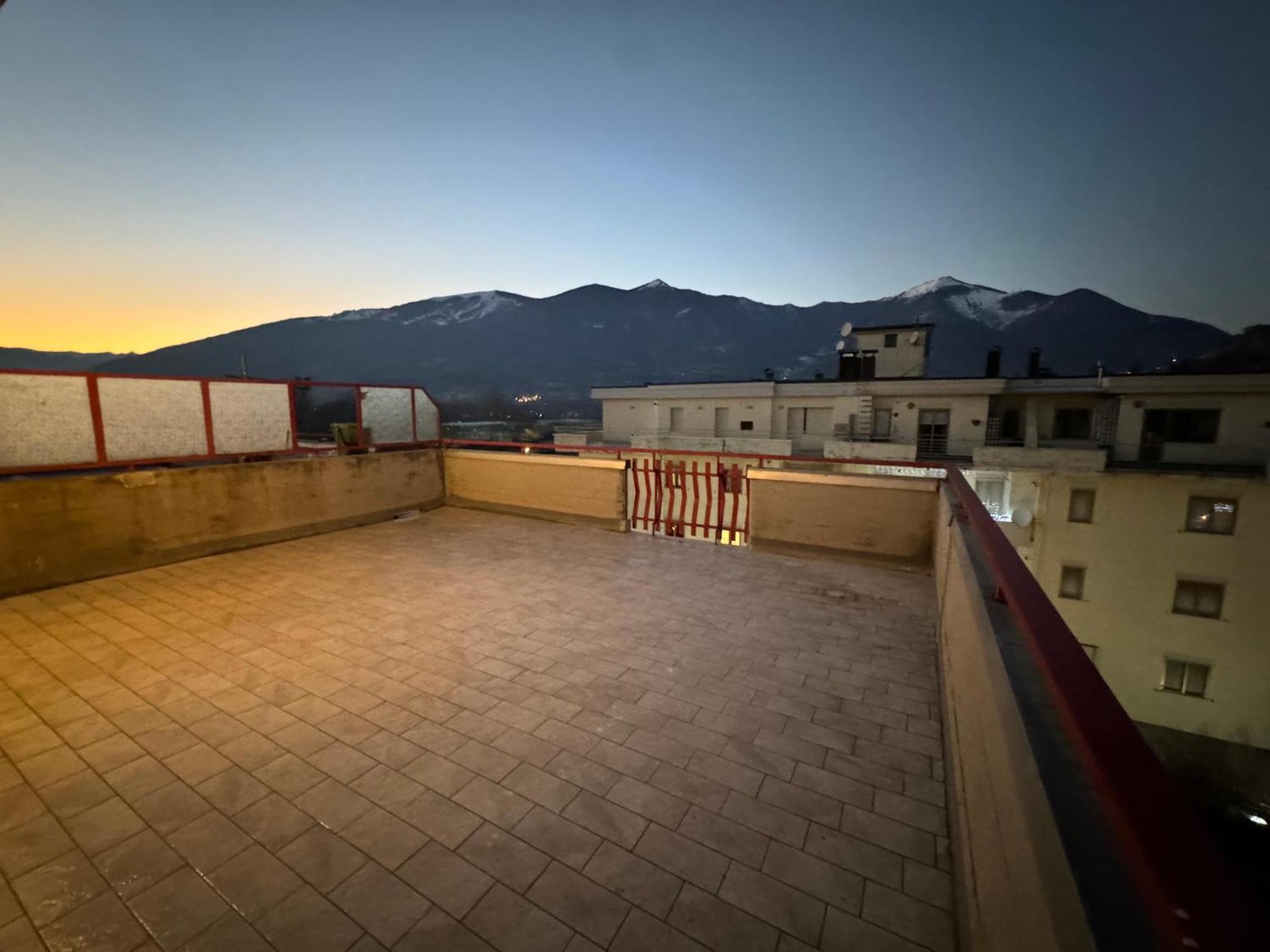 Attico - Terrazza Su Castello Appartement Castel Di Sangro Buitenkant foto